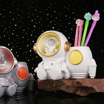 Многофункциональный настольный держатель для ручек Astronaut Star Light Astronaut вмещает креативные праздничные подарки для мальчиков, подарки на выпускной.
